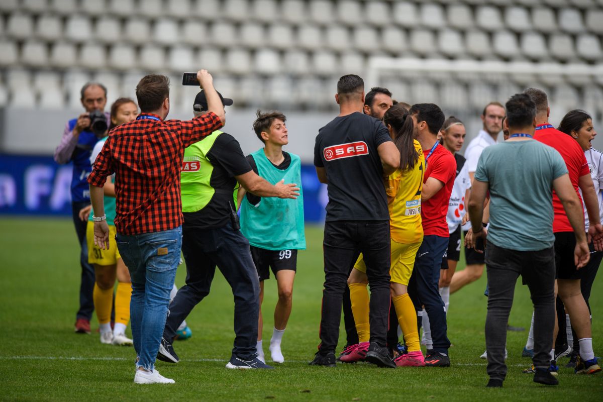 Scandal la finala Cupei României dintre Carmen și U Cluj