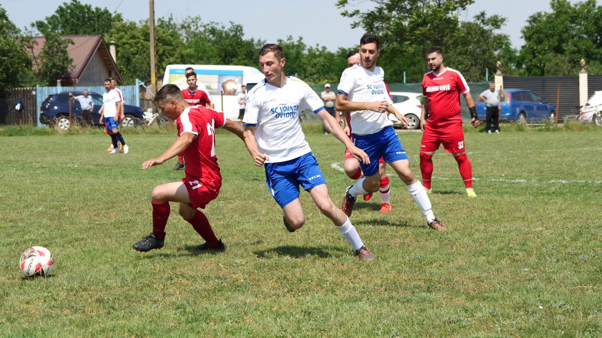 Netflix ar da lovitura la Plumbuita, în Călărași » „Stricau terenul când treceau cu morții! O luau pe gazon ca să scurteze drumul până la cimitir”