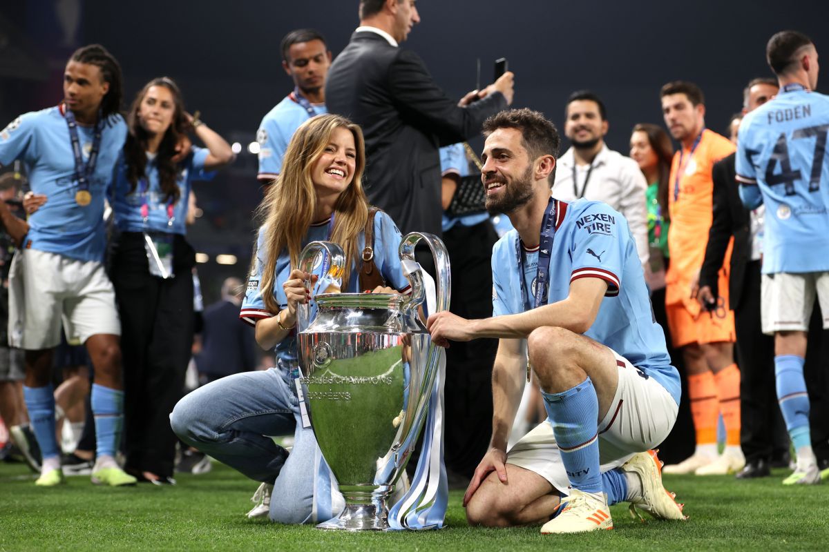 Fotbaliștii lui Manchester City au sărbătorit alături de soții sau iubite succesul în Champions League