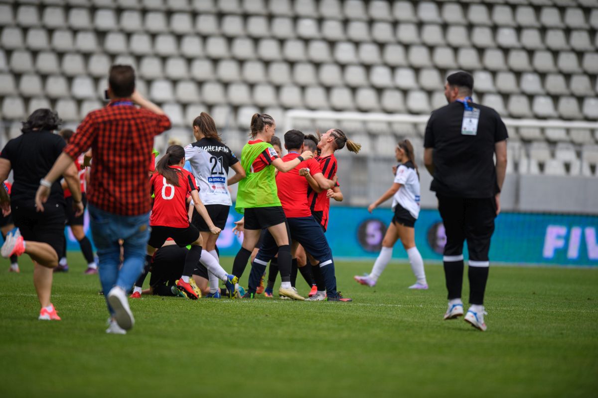 Scandal monstru și bătaie generală pe teren la finala Cupei României la fotbal feminin + Acuzații grave: „Am fost amenințată de omul de la pază”