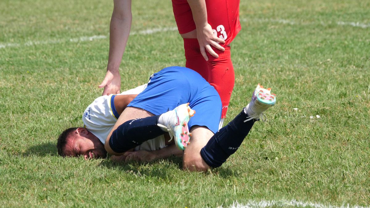 Netflix ar da lovitura la Plumbuita, în Călărași » „Stricau terenul când treceau cu morții! O luau pe gazon ca să scurteze drumul până la cimitir”