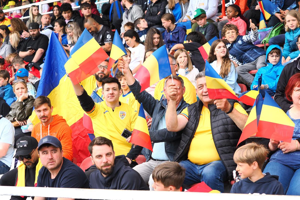 5.000 de oameni la primul antrenament al naționalei României în Germania! „Fussball. Fussball. Rumänien. Polizei" » Scene impresionante la Wurzburg