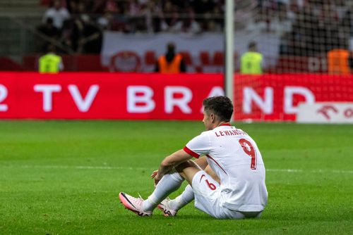 Polonia este în criză cu 4 zile înainte de Euro. Doi atacanți s-au accidentat în amicalul cu Turcia. Este vorba de vedeta Robert Lewandowski (35 de ani) și de Karol Swiderski (27 ). Vârful de la FC Barcelona nu își va putea ajute colegii în primul meci.