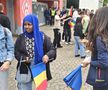 O tânără cu hijab a venit să susțină naționala României, fluturând veselă steagul tricolor. Foto: Eduard Apostol (GSP)