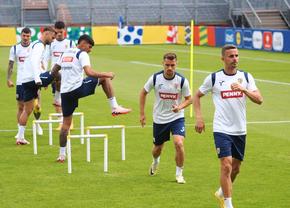Rezultatele studiului CIES Football Observatory » Cea mai tânără națională de la Euro, cea mai bătrână și cum stă România la media de înălțime