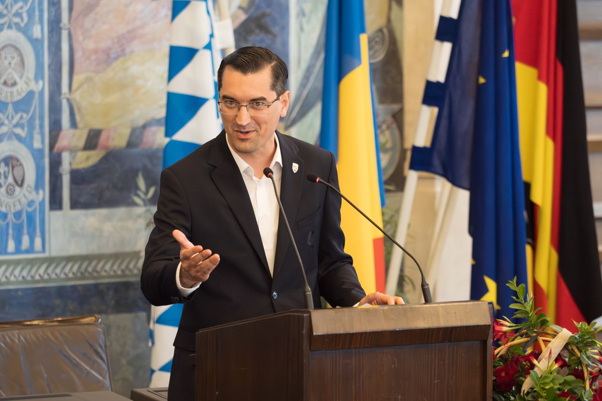 Recepție specială pentru delegația României în Wurzburg » Răzvan Burleanu: „Asta poate fi cea mai bună generație din ultimii 20 de ani” + A vorbit și despre politică și alegeri