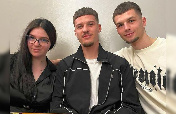 Pasiunea fără limite » Și l-a tatuat pe Dennis Man pe picior, a luat masa cu „tricolorul” și i-a adus un cadou special în cantonament: „E făcut la comandă. Uite!”