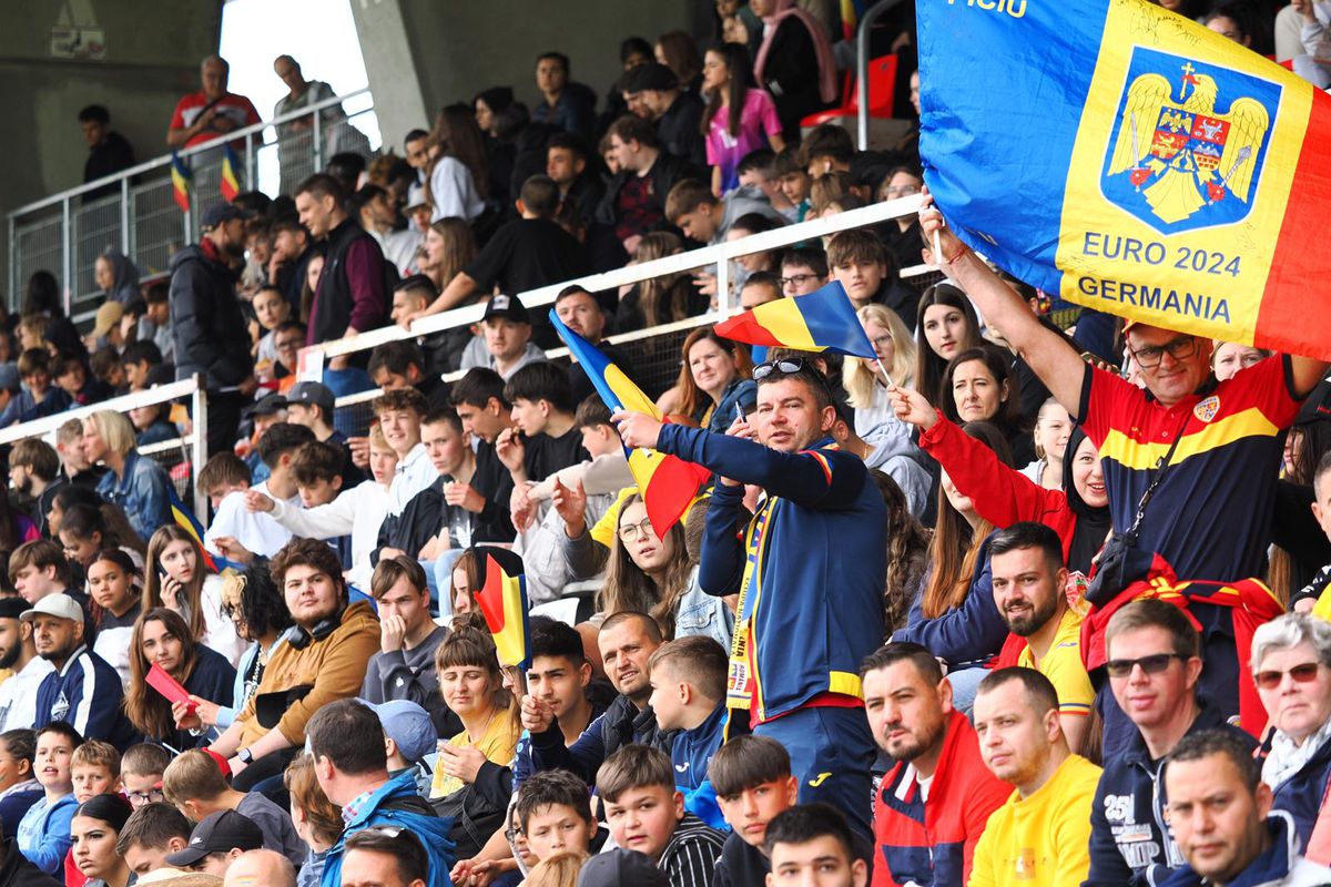 Nu l-a văzut pe Hagi jucând, dar îi poartă tricoul » A chiulit de la facultate pentru antrenamentul României: „Orice pentru națională!”