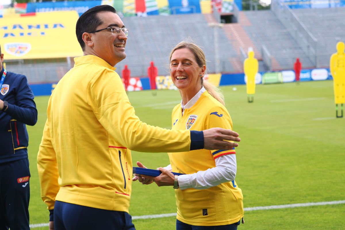 5.000 de oameni la primul antrenament al naționalei României în Germania! „Fussball. Fussball. Rumänien. Polizei" » Scene impresionante la Wurzburg