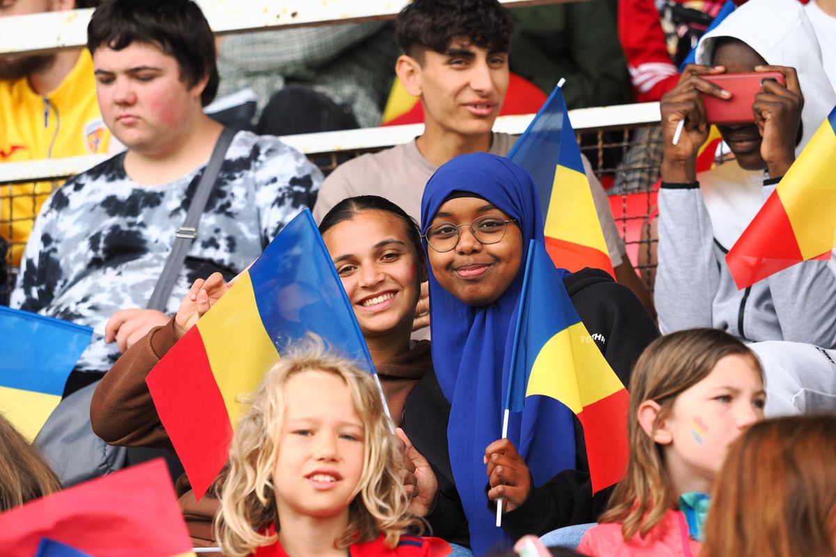 Nu l-a văzut pe Hagi jucând, dar îi poartă tricoul » A chiulit de la facultate pentru antrenamentul României: „Orice pentru națională!”