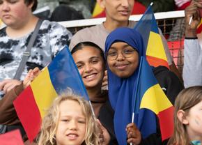 Uniți de tricolor » Imaginea care l-a sensibilizat pe reporterul GSP Ionuț Iordache în tribunele cu fani români: „Îmi va rămâne mereu în inimă”