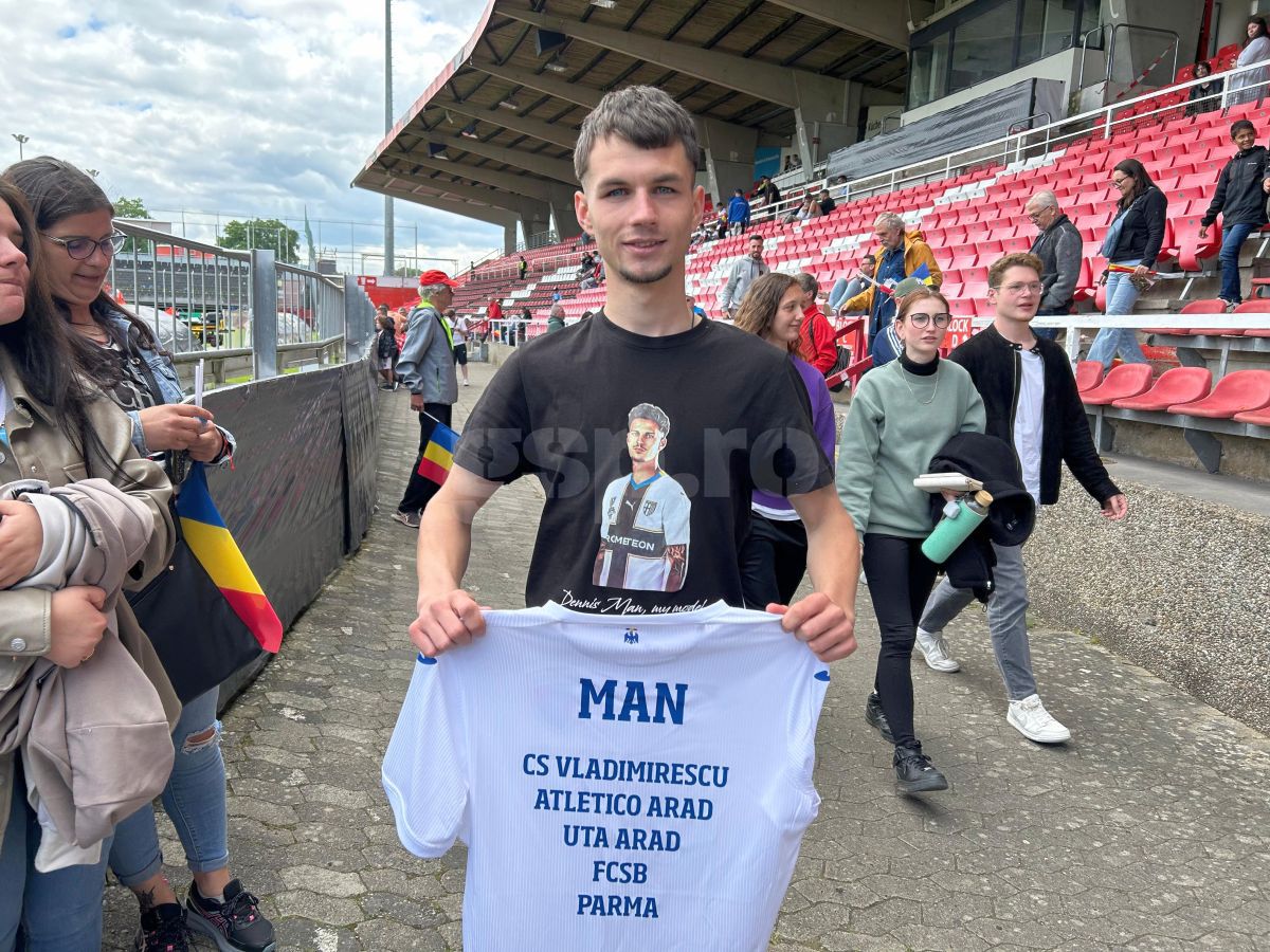 Pasiunea fără limite » Și l-a tatuat pe Dennis Man pe picior, a luat masa cu „tricolorul” și i-a adus un cadou special în cantonament: „E făcut la comandă. Uite!”