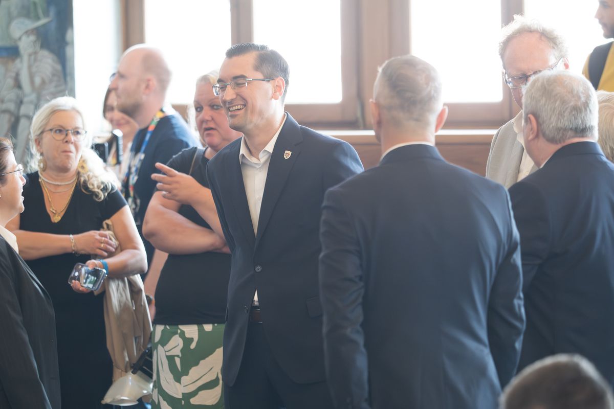 Recepție specială pentru delegația României în Wurzburg » Răzvan Burleanu: „Asta poate fi cea mai bună generație din ultimii 20 de ani” + A vorbit și despre politică și alegeri