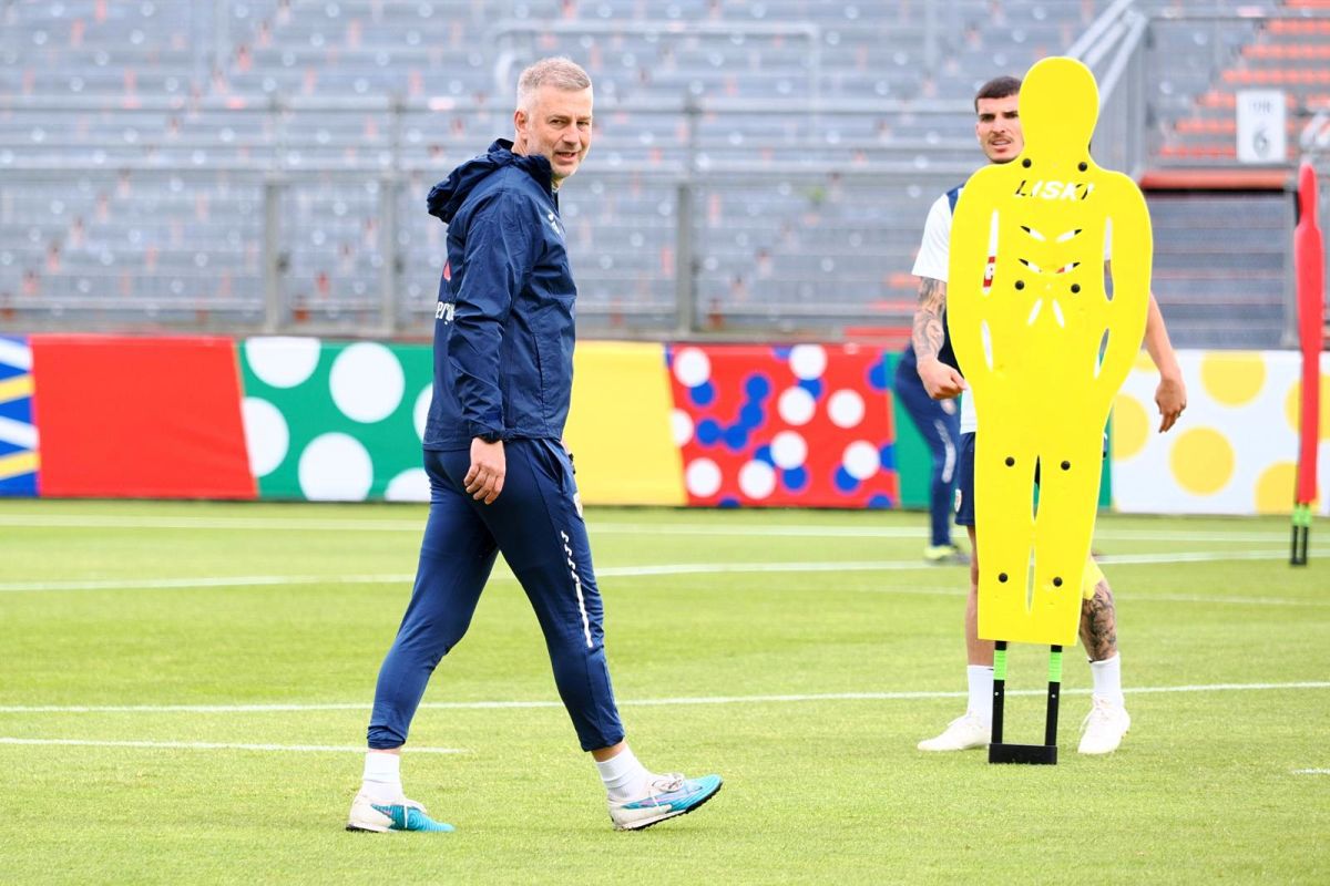 Primele indicii din partea lui Edi Iordănescu » Echipele aliniate în jocul-școală de azi și situația marilor absenți ai României: un titular s-a antrenat pe cont propriu