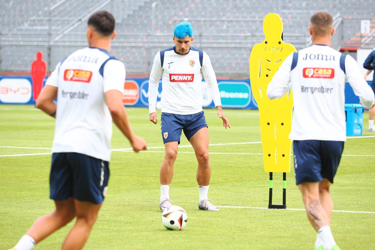 Apariție spectaculoasă în cantonamentul României » S-a vopsit albastru înainte de Euro 2024
