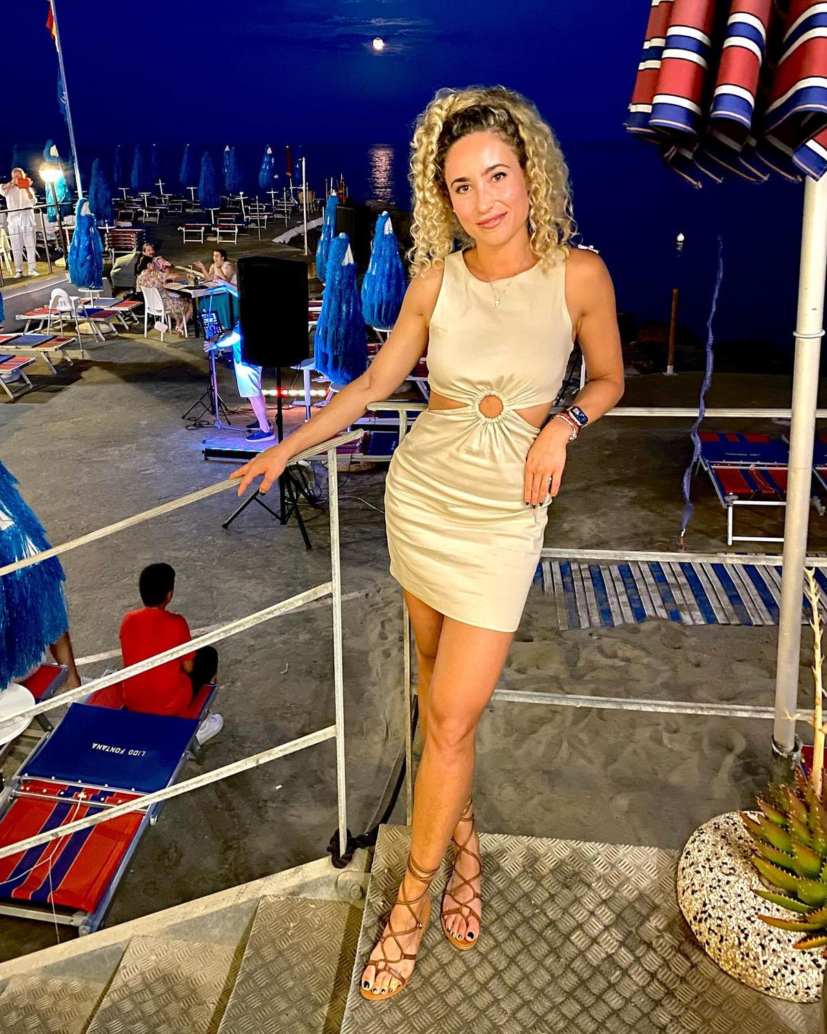 Italia a venit cu nutriționistul la meciul contra României Under 21 » Cine este Maria Luisa, apariția misterioasă din staff-ul Squadra Azzurra