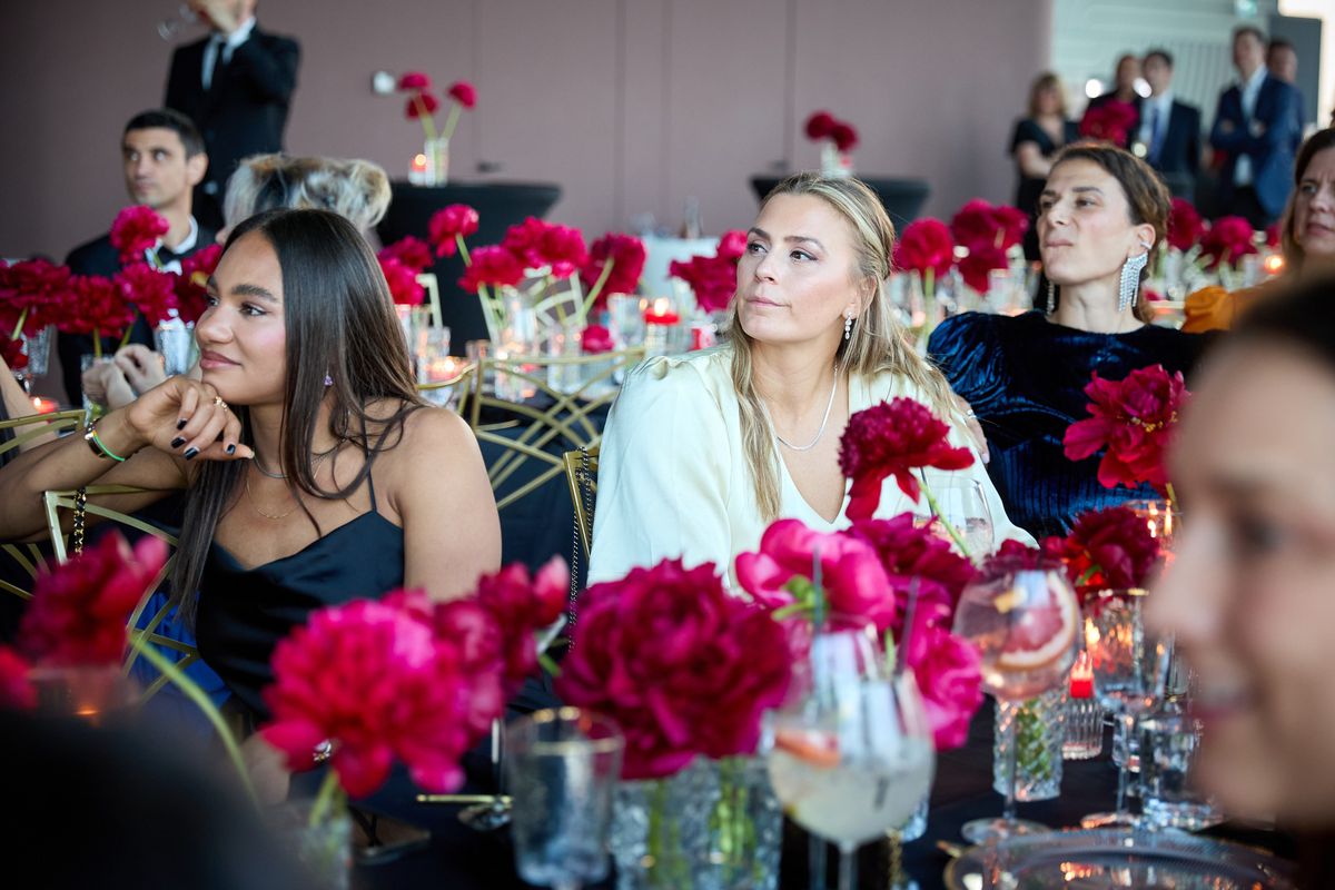 Cristina Neagu, așa cum n-ai mai văzut-o » Au apărut imaginile de la petrecere: vedetele din handbal s-au întrecut în ținute