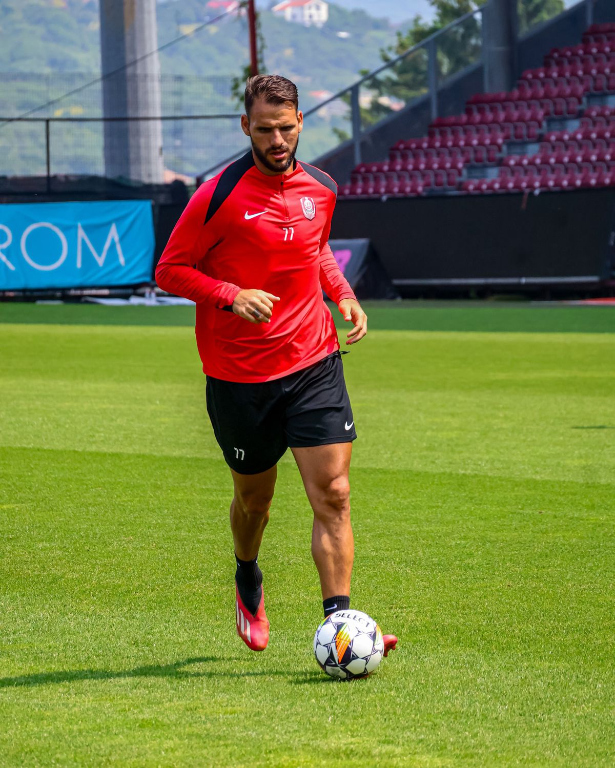 Dan Petrescu își poate pierde un titular de la CFR Cluj » Acesta se poate transfera în Germania + I se caută deja înlocuitor