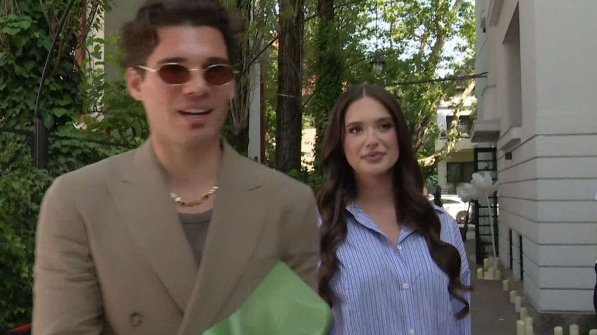 Prima apariție publică a lui Ianis Hagi împreună cu soția însărcinată