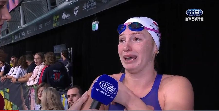 O campioană olimpică la înot a izbucnit în lacrimi în timpul unui interviu » Care este motivul