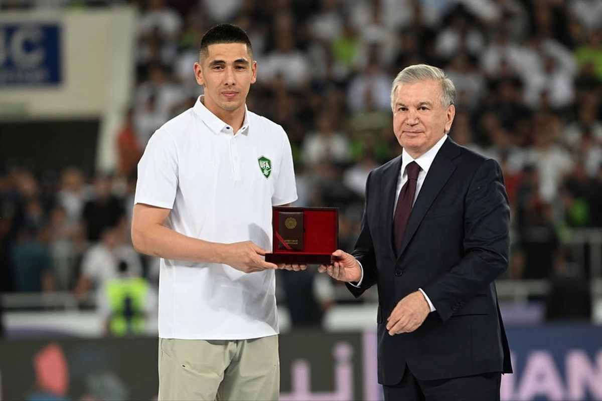 Jucătorii din Uzbekistan au primit primă câte o mașină surpriză pentru calificarea la Mondial! Ce model neașteptat a ales președintele țării