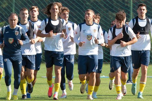 Ion Marin a anunțat lotul de 20 de jucători pentru EURO U19 // foto: Facebook @ Echipa națională de fotbal a României