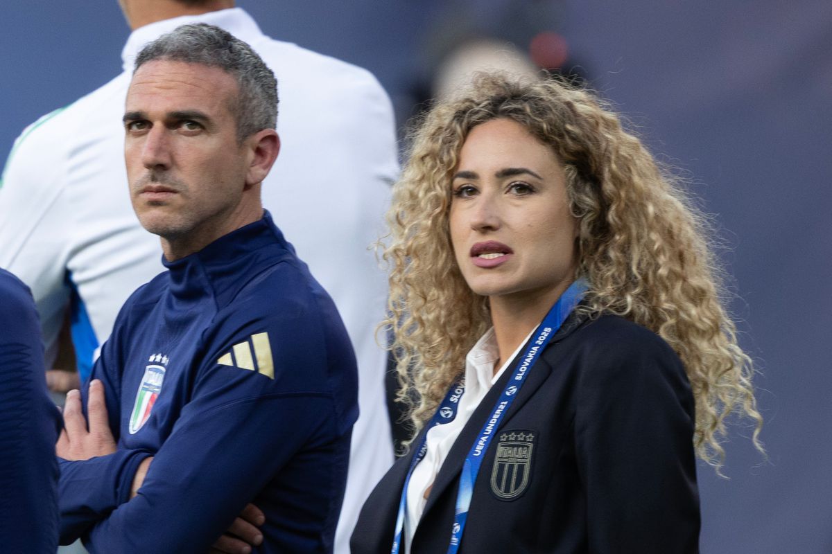 Italia a venit cu nutriționistul la meciul contra României Under 21 » Cine este Maria Luisa, apariția misterioasă din staff-ul Squadra Azzurra