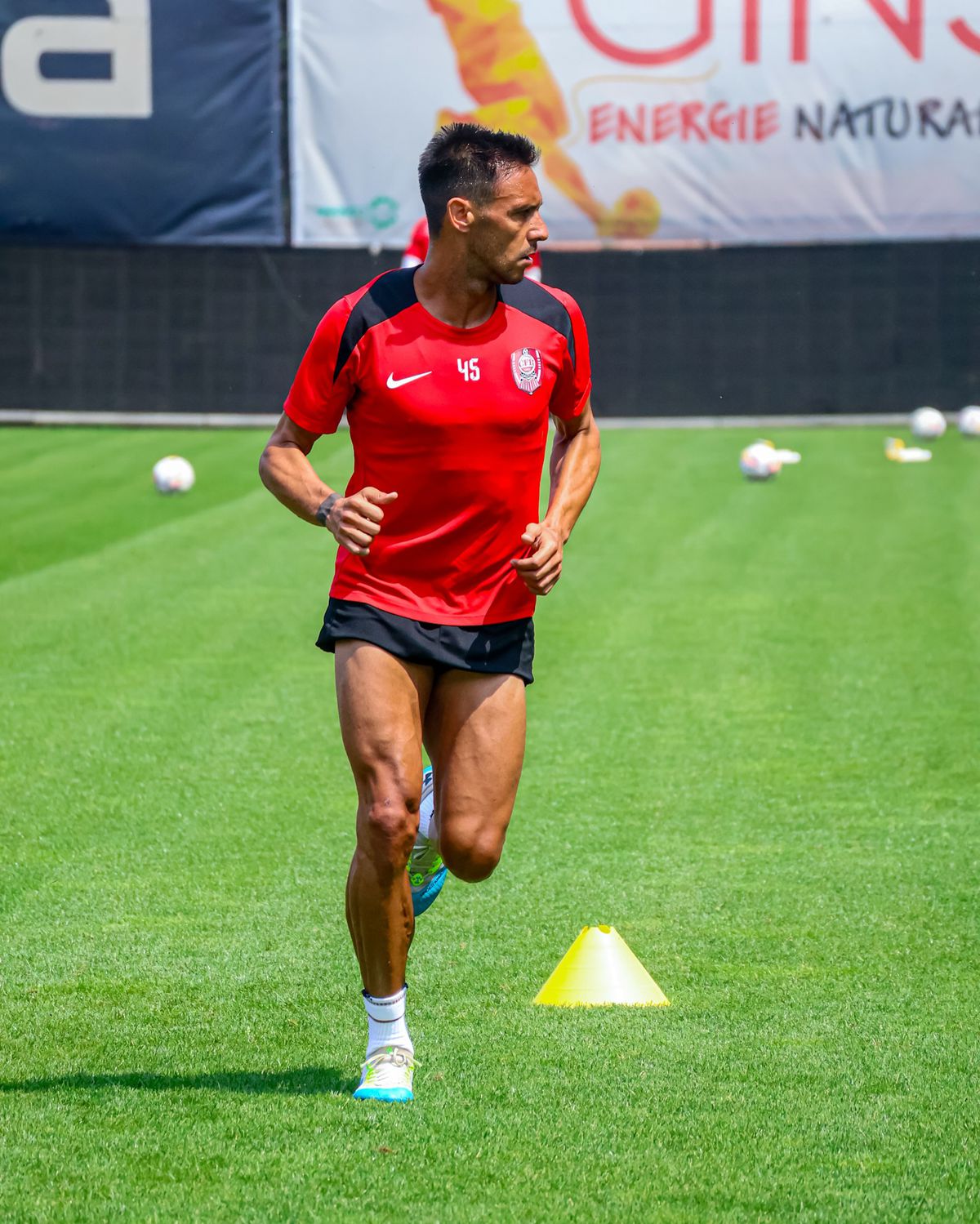 Dan Petrescu își poate pierde un titular de la CFR Cluj » Acesta se poate transfera în Germania + I se caută deja înlocuitor