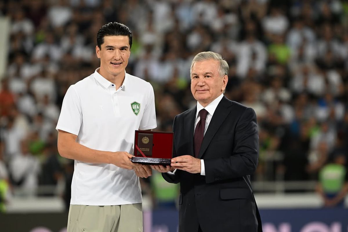 Jucătorii din Uzbekistan au primit primă câte o mașină surpriză pentru calificarea la Mondial! Ce model neașteptat a ales președintele țării