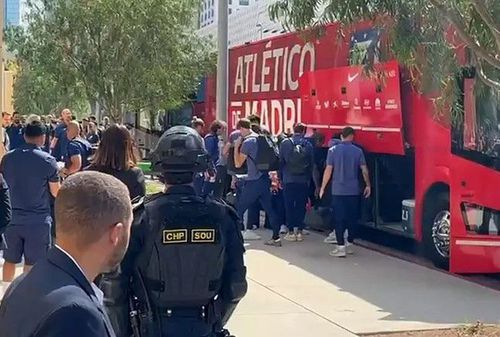 Atletico Madrid, la câțiva metri de protestele violente împotriva lui Donald Trump, în Los Angeles » Clădire atacată cu pietre