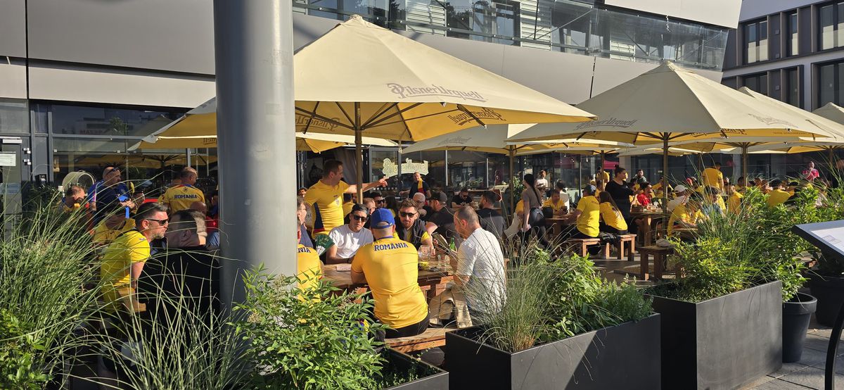 „Aleg să merg oriunde în lume cu tine!” » Atmosferă ca la Clinceni la Italia U21 - România U21 + banner cu „Eroul de la Bratislava”