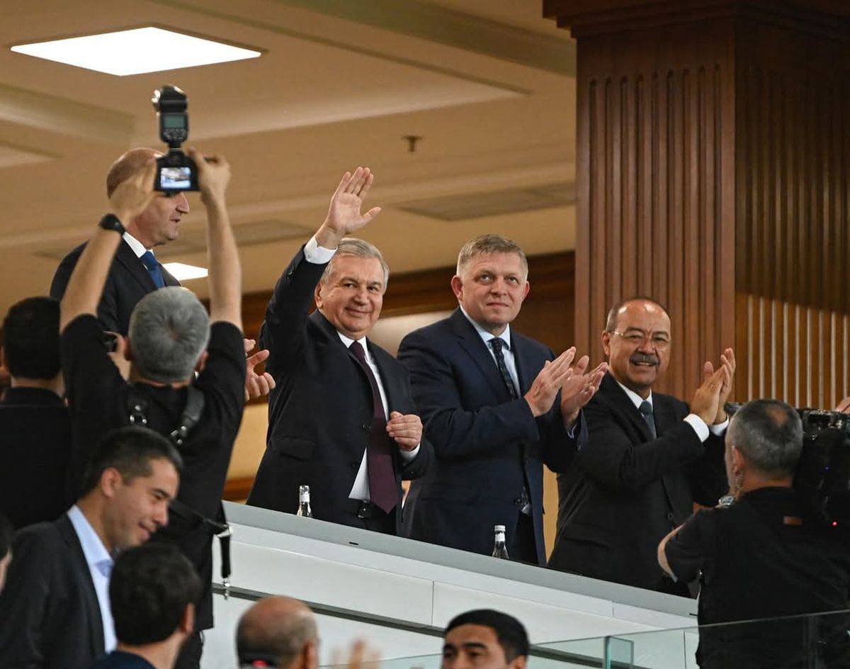 Jucătorii din Uzbekistan au primit primă câte o mașină surpriză pentru calificarea la Mondial! Ce model neașteptat a ales președintele țării