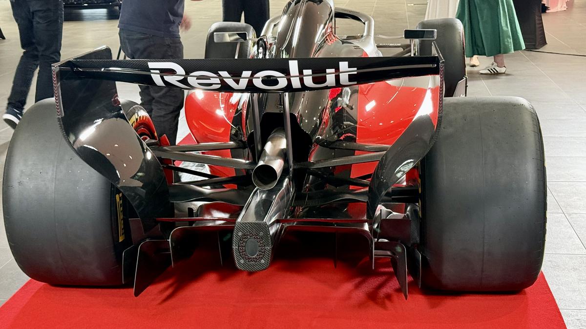Monopostul Audi R26 de Formula 1 a fost adus la București » Unde poate fi văzută mașina constructorului german