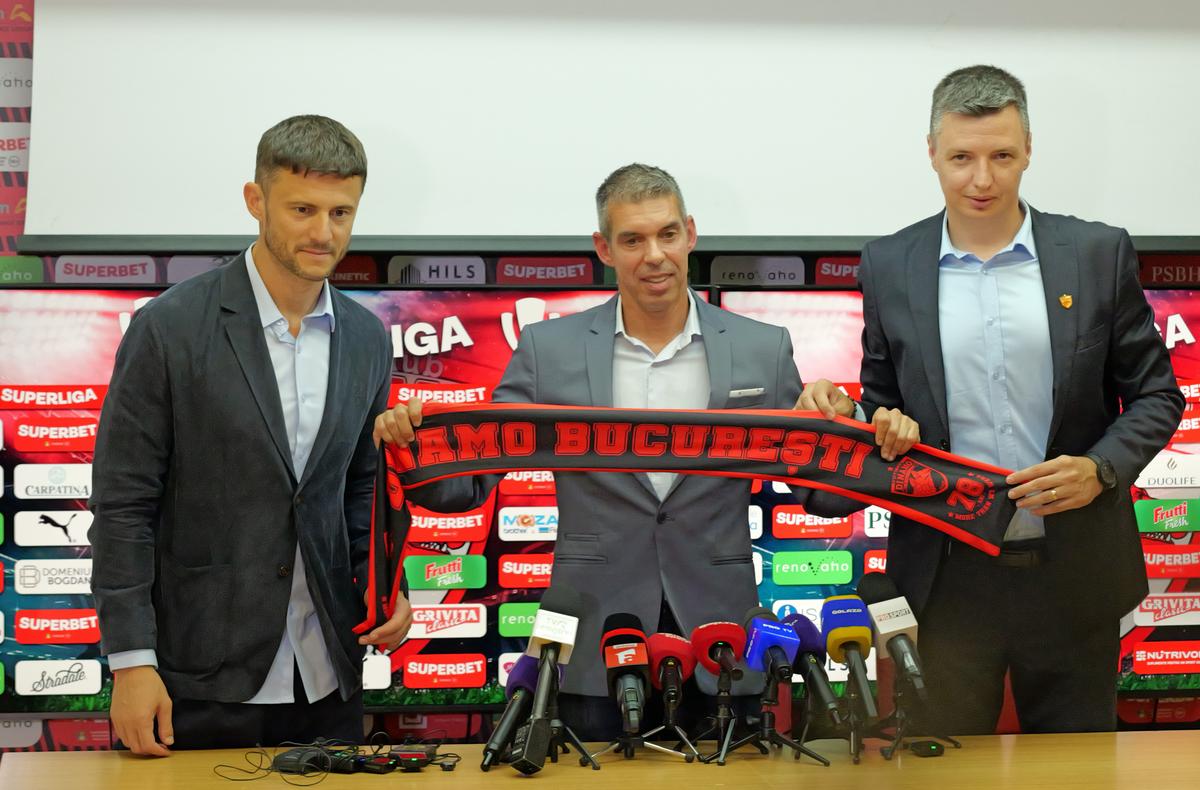 Ce nu s-a văzut la TV la prezentarea lui Nuno Campos la Dinamo » Ce staff va avea lusitanul și cine l-a însoțit în sala de conferințe
