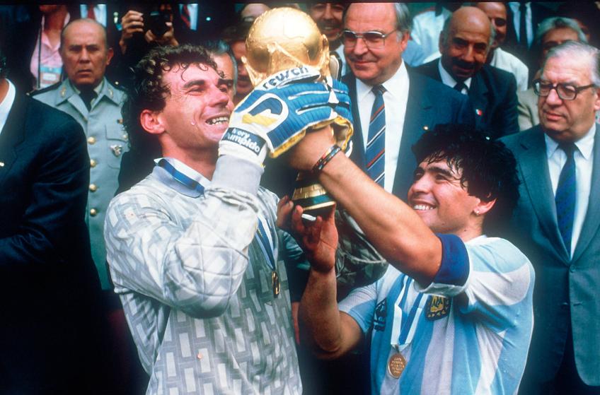 Nery Pumpido, campion mondial în 1986, alături de Diego Maradona // FOTO: Imago