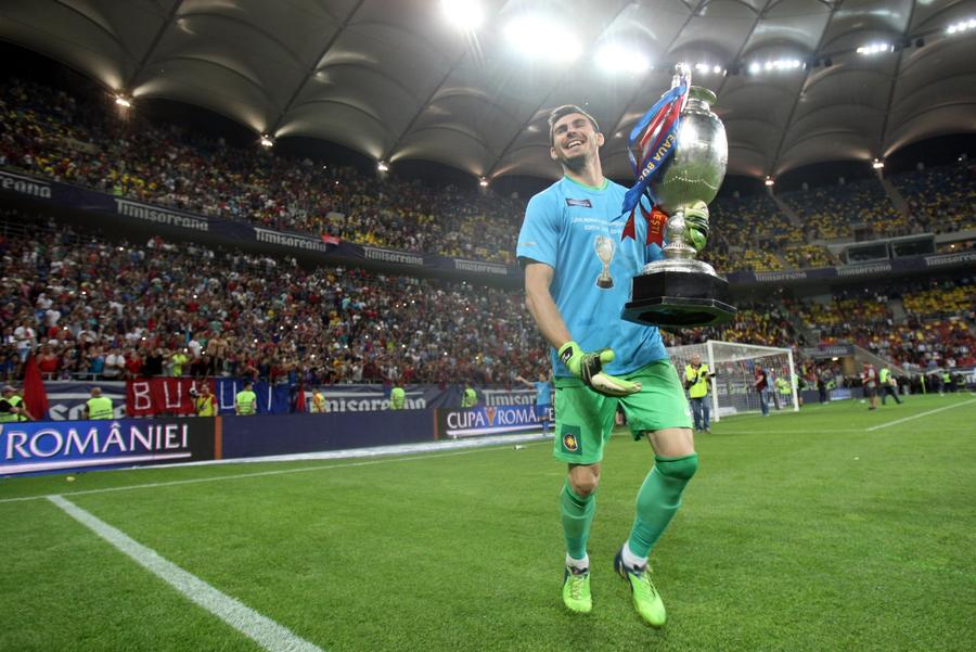 Florin Niță, în tricoul lui FCSB Florin Niță s-a retras oficial din fotbal: „Nu pot uita marile meciuri ale FCSB-ului, dar naționala va avea mereu un loc special în inima mea”