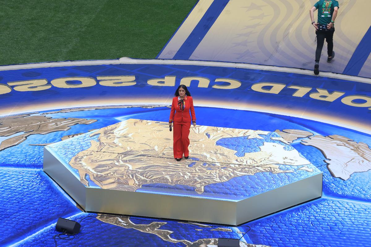Salma Hayek, Andrea Bocelli și EJAE, înaintea startului Campionatului Mondial