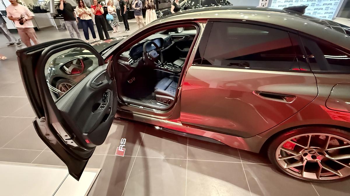 Vor să dea lovitura cu noul Audi RS 5 » Avem primele imagini cu modelul ajuns în secret în România!