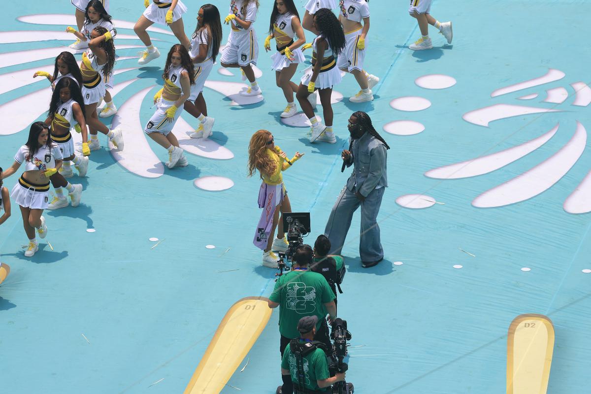Shakira a făcut show la deschiderea Cupei Mondiale! Reacțiile presei internaționale după momentul care a ridicat stadionul în picioare