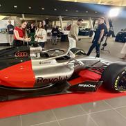 Monopostul de Formula 1 Audi R26 este expus în București, la Porsche Pipera. Foto: Andrei Crăițoiu (GSP.RO)
