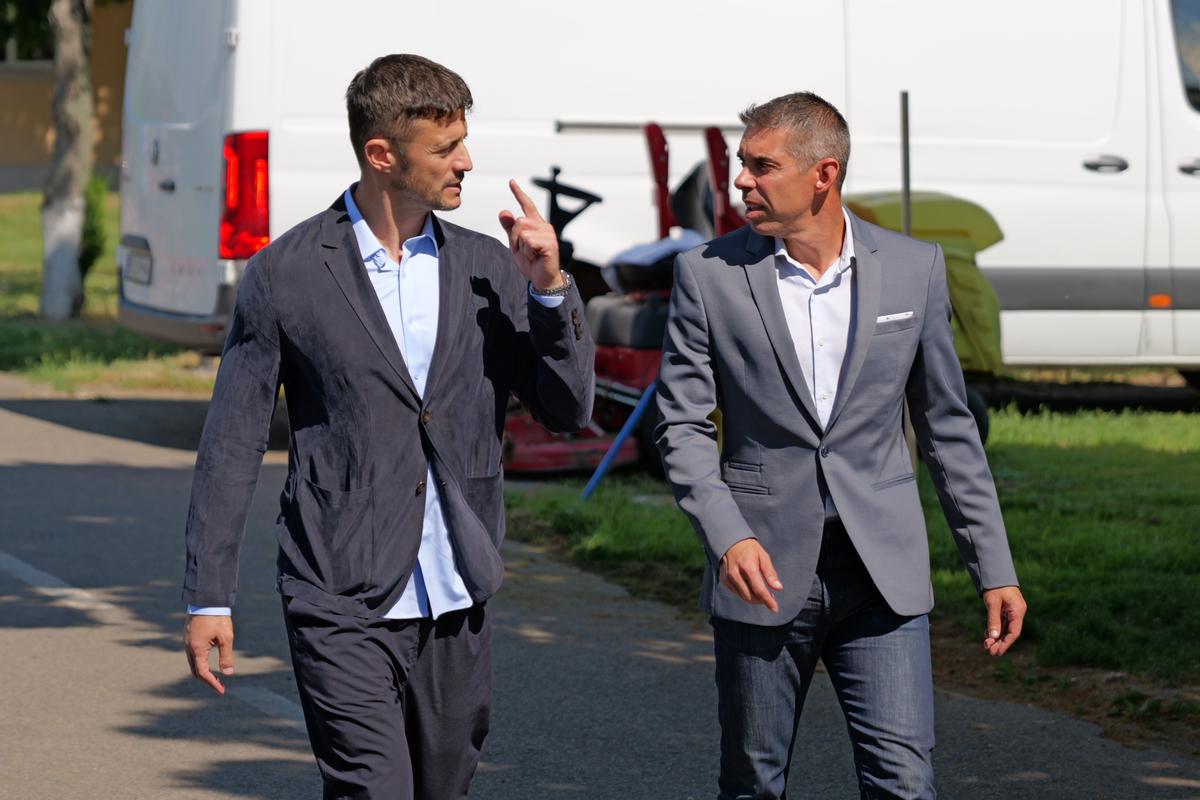 Ce nu s-a văzut la TV la prezentarea lui Nuno Campos la Dinamo » Ce staff va avea lusitanul și cine l-a însoțit în sala de conferințe