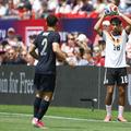Nathaniel Brown (numărul 18) e titular pe flancul stâng al naționalei Germaniei / Foto: Imago
