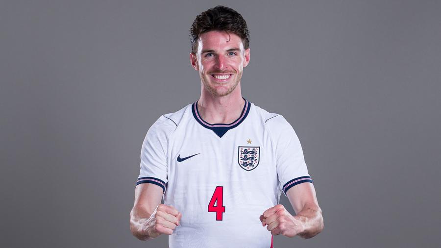 Declan Rice, certat de mama lui pentru felul în care a apărut în ședința foto oficială de la Mondial