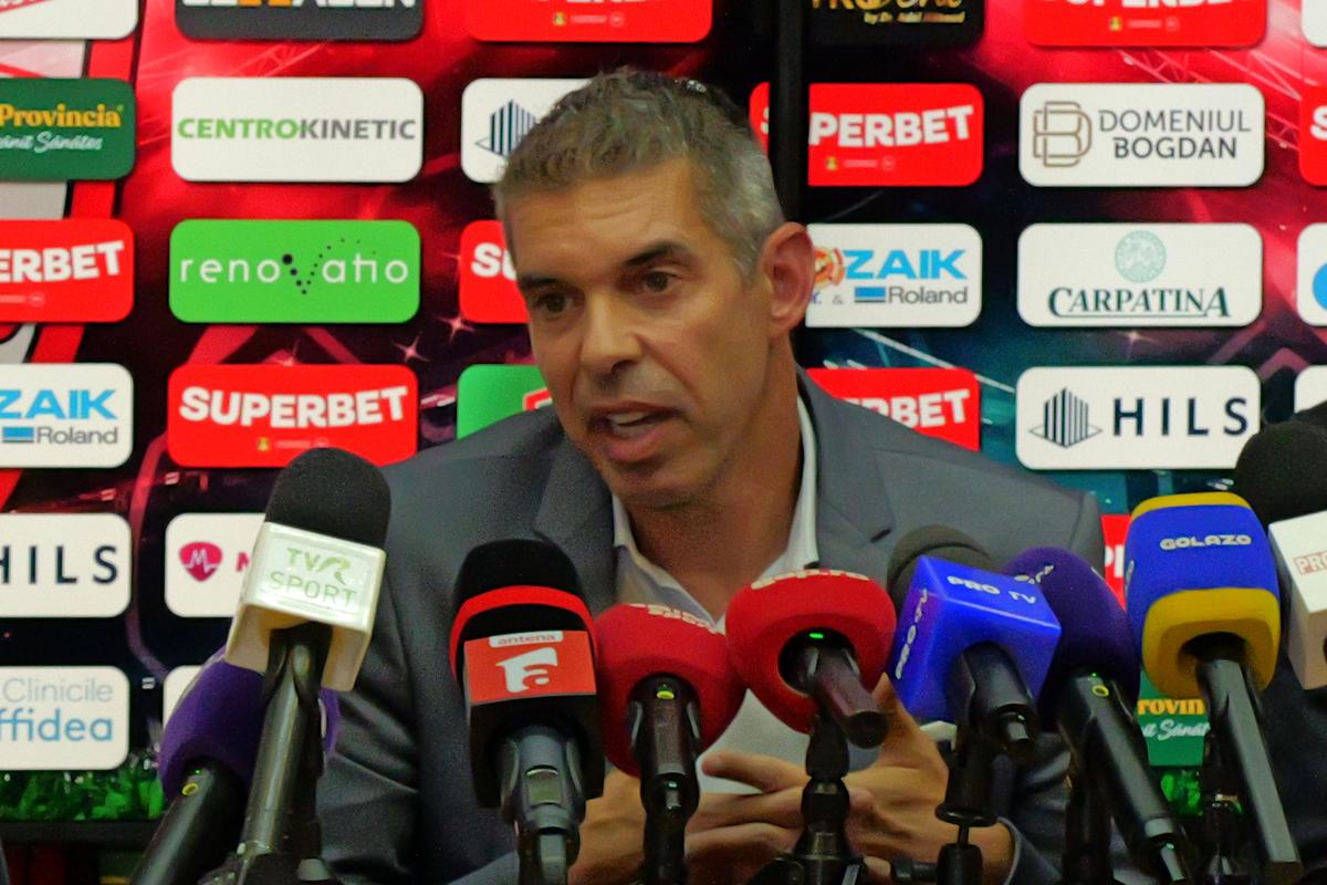 Ce nu s-a văzut la TV la prezentarea lui Nuno Campos la Dinamo » Ce staff va avea lusitanul și cine l-a însoțit în sala de conferințe