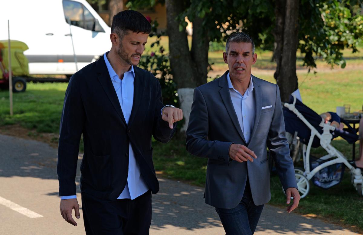 Ce nu s-a văzut la TV la prezentarea lui Nuno Campos la Dinamo » Ce staff va avea lusitanul și cine l-a însoțit în sala de conferințe