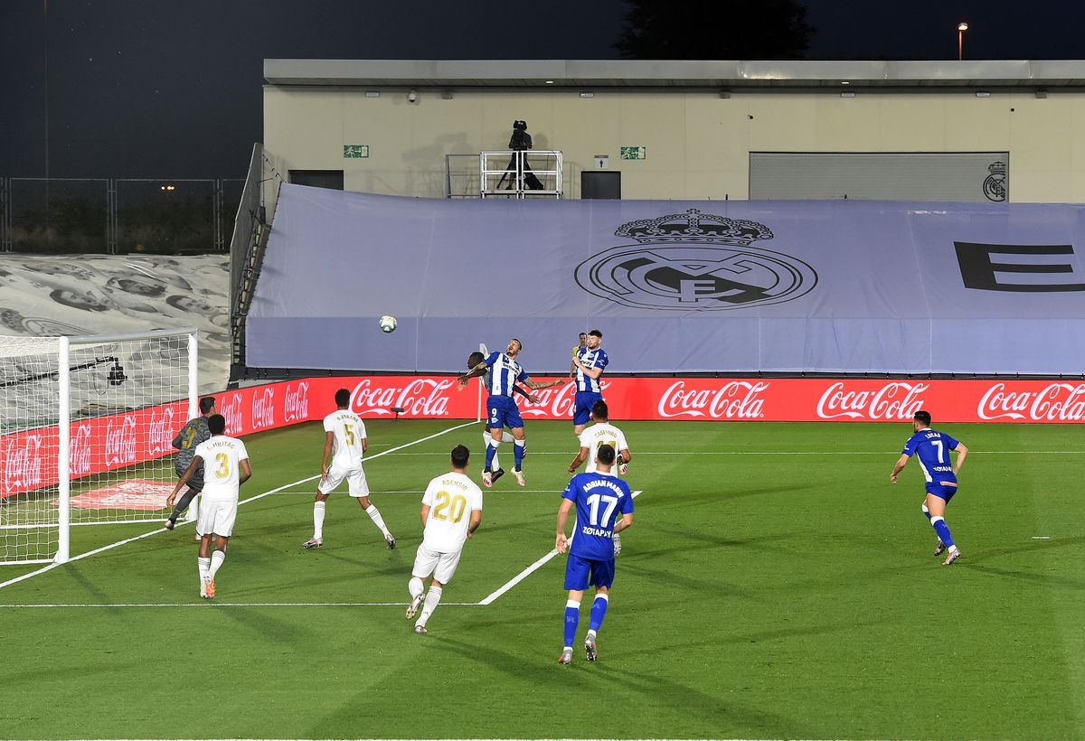 REAL MADRID - ALAVES 2-0 // Karim Benzema, arma letală » Borna incredibilă atinsă în era Zidane