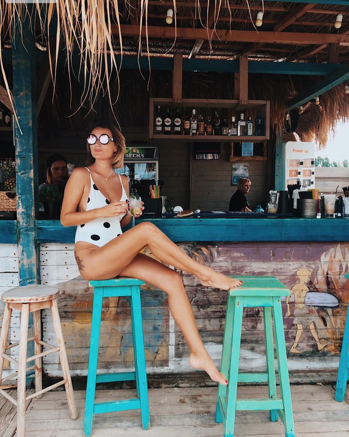 GALERIE FOTO Carmen Negoiță, în costum de baie la munte! Apariție hot a soției fostului finanțator de la Dinamo