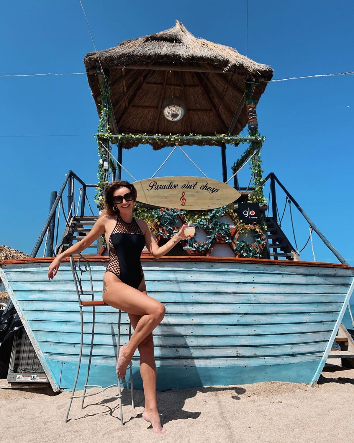 GALERIE FOTO Carmen Negoiță, în costum de baie la munte! Apariție hot a soției fostului finanțator de la Dinamo