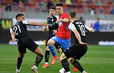 EXCLUSIV Jucătorul care îi poate lua fața lui Dennis Man nu vine de la FCSB: „O să se vândă pe bani foarte, foarte mulți”