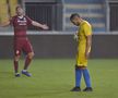 Fază de antologia fotbalului în Petrolul - Rapid: același penalty ratat DE TREI ORI + portarul a fost eliminat
